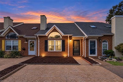 /international/us/425-troon-chase-virginia-beach-va-110120797433/