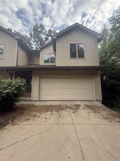 /international/us/936-23rd-ave-coralville-ia-110100262359/