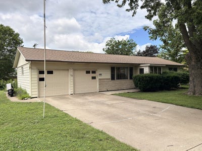 /international/us/315-mecherle-drive-bloomington-il-110108911920/