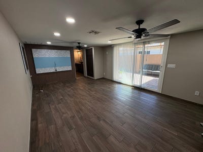 /international/us/3229-n-54th-lane-phoenix-az-110106976846/