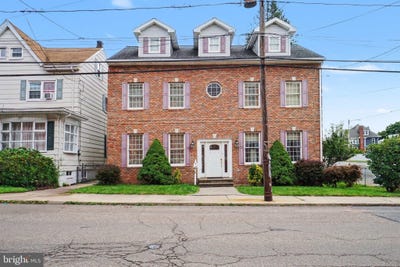 /international/us/41-s-center-street-frackville-pa-110110135184/