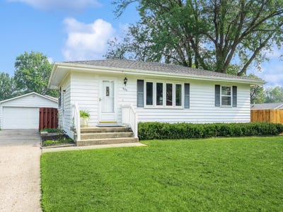 /international/us/908-e-franklin-avenue-indianola-ia-110101263308/