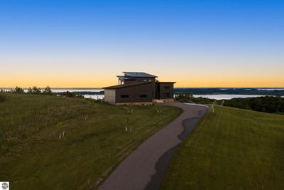 /international/us/10112-e-john-michael-drive-suttons-bay-mi-110108987329/