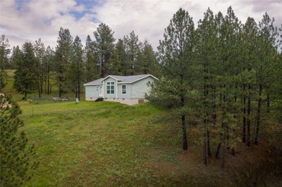 /international/us/2801-us-highway-93-s-eureka-mt-110092280243/