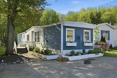 /international/us/21-adams-park-rye-nh-110108167430/