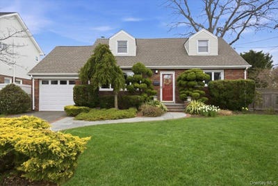 /international/us/2315-grand-avenue-bellmore-ny-110107317876/