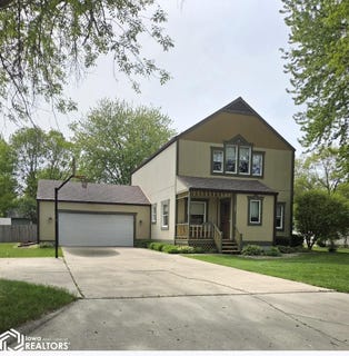 /international/us/107-34th-street-w-clear-lake-ia-110103694573/