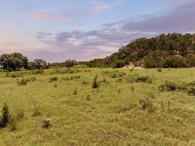 /international/us/5777-county-road-309-cranfills-gap-tx-110096074278/