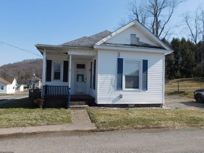 /international/us/301-lyndon-street-lumberport-wv-110106096577/