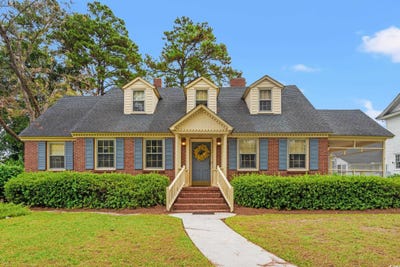 /international/us/310-n-main-st-mullins-sc-110102905842/