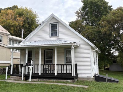 /international/us/59-brighton-street-massena-ny-110120085372/