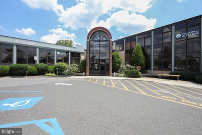 /international/us/17-white-horse-pike-haddon-heights-nj-110079065513/