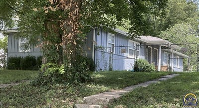 /international/us/2612-2614-sw-clay-st-topeka-ks-110107926775/