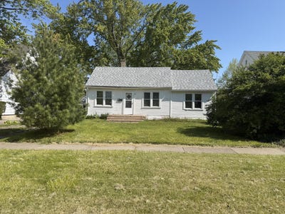 /international/us/705-columbia-avenue-st-joseph-mi-110107877741/