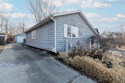 /international/us/61-highview-avenue-fox-lake-il-110108871856/