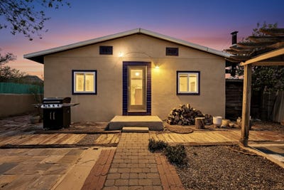 /international/us/704-elm-street-magdalena-nm-110102921122/