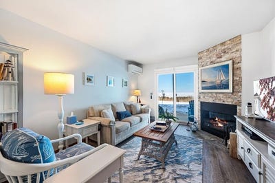/international/us/7569-sunrise-ridge-ln-egg-harbor-wi-110105768033/