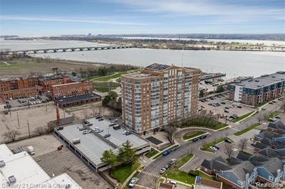 /international/us/250-e-harbortown-drive-detroit-mi-110120484899/