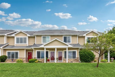 /international/us/2200-hart-avenue-des-moines-ia-110108740393/