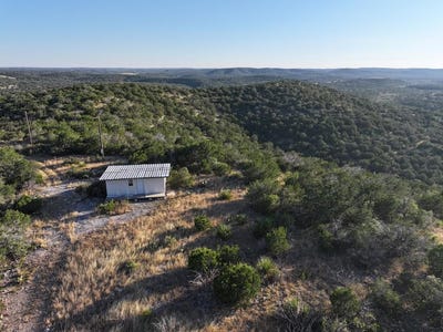 /international/us/-7-indian-creek-drive-rocksprings-tx-110105931986/
