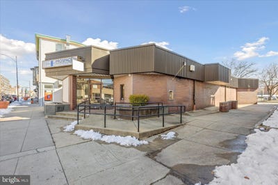 /international/us/256-e-lincoln-highway-coatesville-pa-110090158946/
