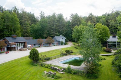/international/us/1007-mountain-road-stowe-vt-110099472475/