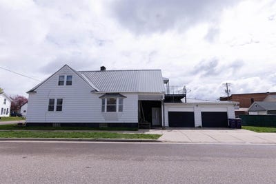 /international/us/23743-adams-st-independence-wi-110107796763/
