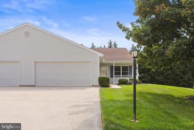 /international/us/1365-village-drive-spring-grove-pa-110109997745/
