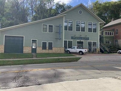/international/us/412-spring-street-galena-il-110076060251/
