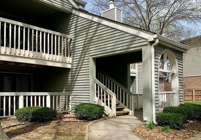 /international/us/8806-w-106th-terrace-overland-park-ks-110100240787/