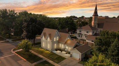 /international/us/230-somonauk-street-sycamore-il-110110189054/
