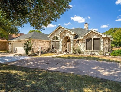 /international/us/120-meadowlakes-drive-meadowlakes-tx-110102774239/