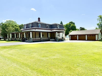 /international/us/7-chestnut-street-champlain-ny-110100469587/