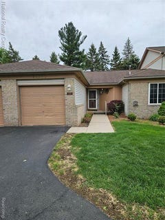 /international/us/35571-pheasant-lane-westland-mi-110108391392/