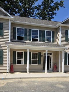 /international/us/203-patriots-village-court-west-point-va-110110278975/