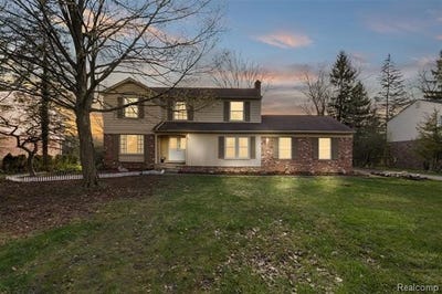 /international/us/5686-stratford-drive-west-bloomfield-twp-mi-110107714021/