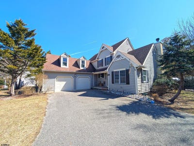 /international/us/7-staples-ct-beesleys-point-nj-110099201086/