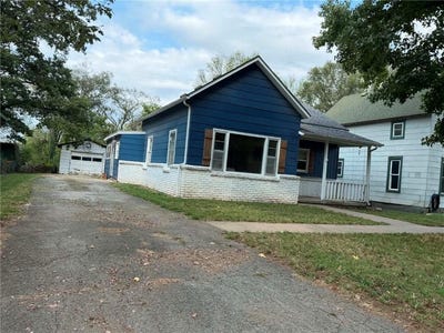 /international/us/736-s-clark-street-fort-scott-ks-110119986057/