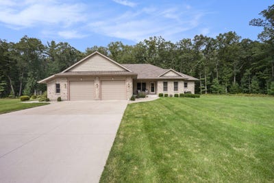 /international/us/5928-heights-ravenna-road-fruitport-mi-110105334361/