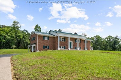 /international/us/3-lous-drive-elkview-wv-110107780688/