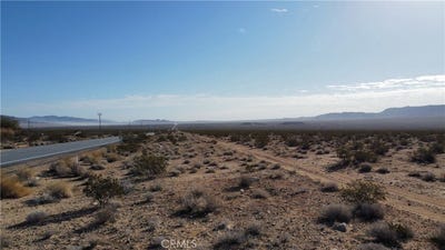 /international/us/17-old-woman-springs-road-johnson-valley-ca-110105416456/