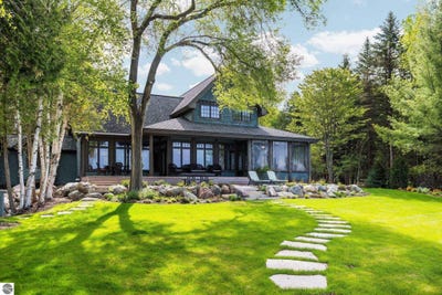 /international/us/1034-s-east-torch-lake-drive-bellaire-mi-110099854856/