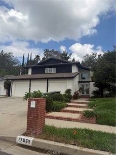 /international/us/17069-gledhill-street-northridge-ca-110110275461/