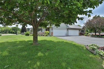 /international/us/1912-w-6th-street-new-richmond-wi-110100027419/