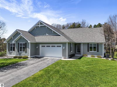 /international/us/188-wildwood-meadows-drive-traverse-city-mi-110106754435/