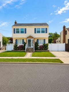 /international/us/137-cleveland-avenue-massapequa-ny-110108304318/