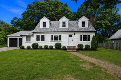 /international/us/17-winthrop-rd-plymouth-ma-110119579806/