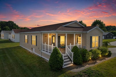/international/us/2-goldenrod-way-north-hampton-nh-110109056992/