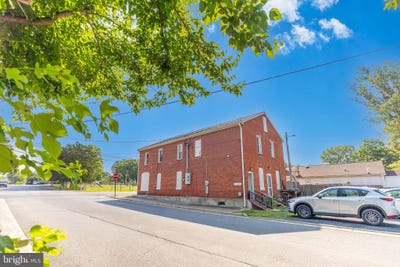 /international/us/656-w-11th-street-front-royal-va-110100150753/?lang=en