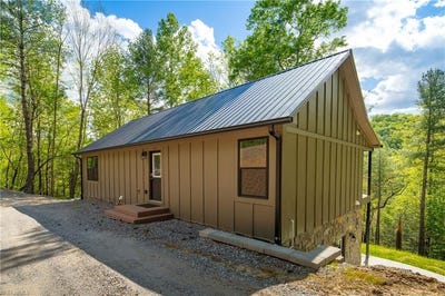 /international/us/114-woodpecker-road-purlear-nc-110105724933/